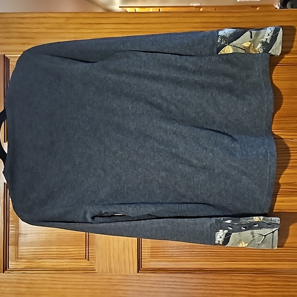Legendary Buck Thermal Long Sleeve with Camo Cuffs - Picture 5 of 5